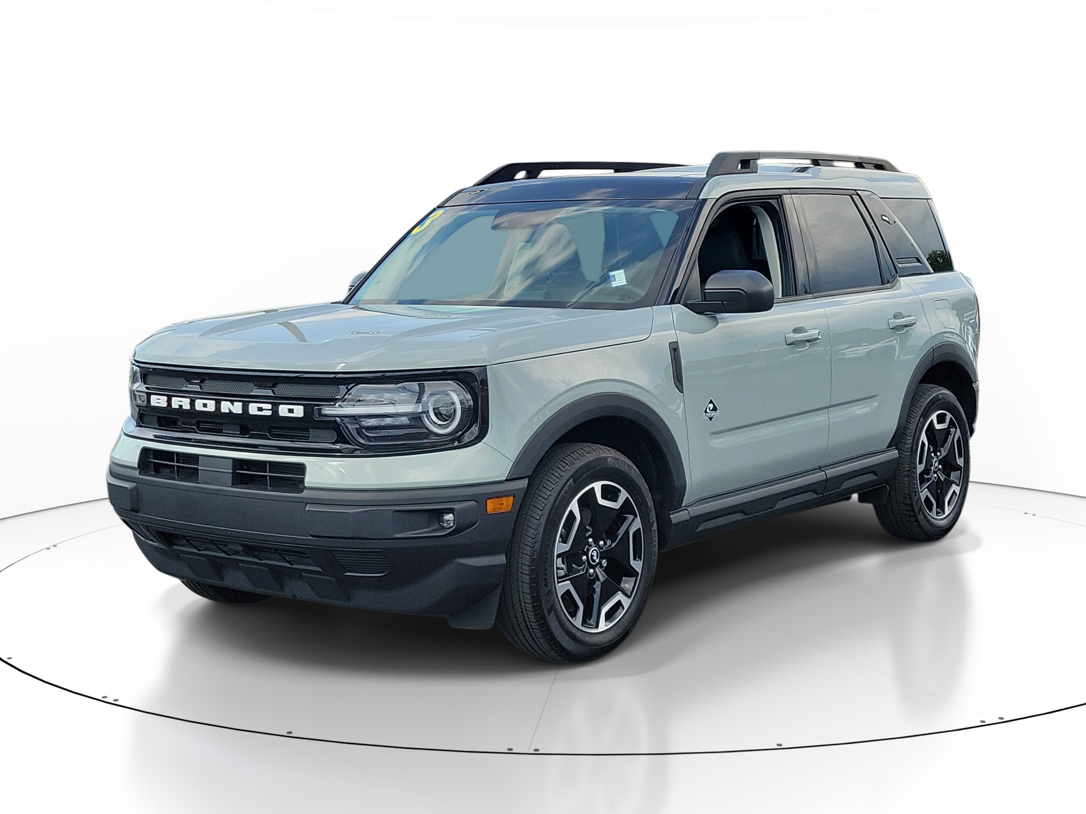 Used 2023 Ford Bronco Sport Outer Banks w/ Tech Package image 3