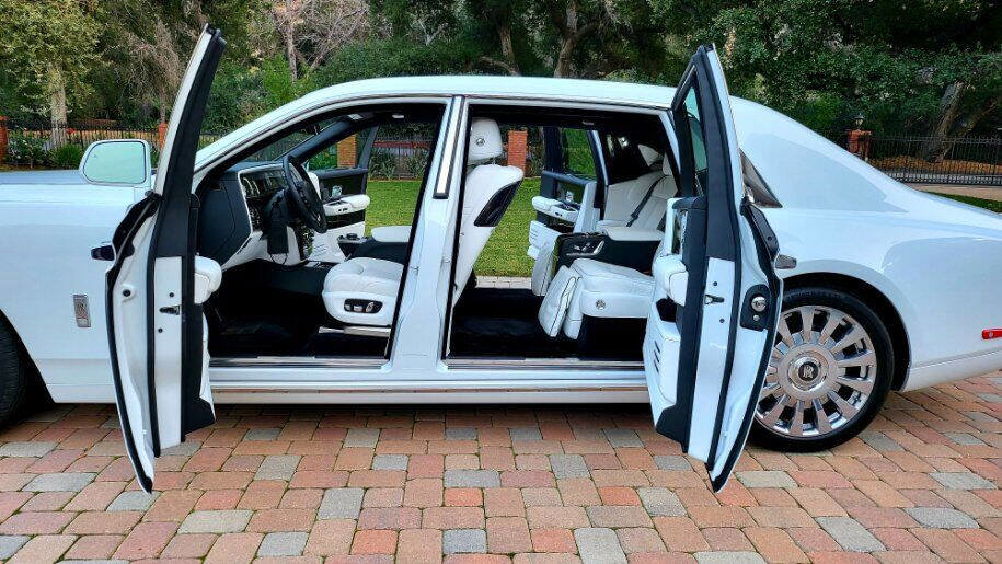 Used 2019 Rolls-Royce Phantom Extended Wheelbase image 16