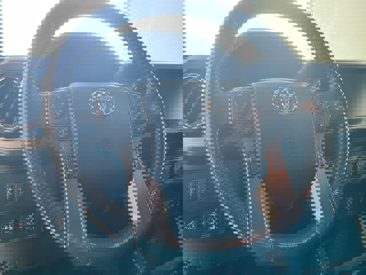 Used 2020 Toyota Tacoma TRD Off-Road w/ TRD Premium Off Road Package image 14