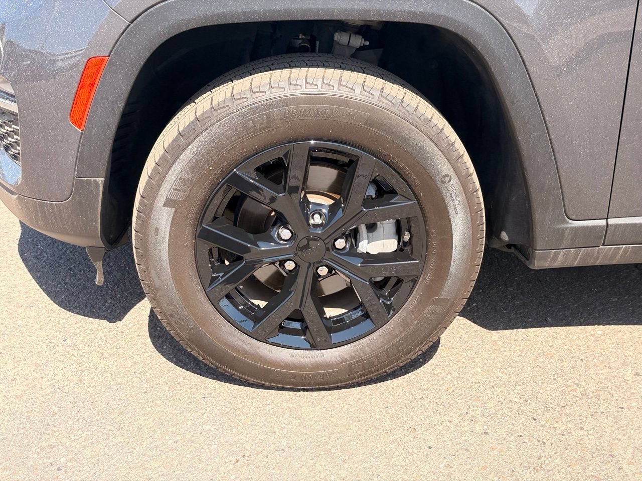 Used 2023 Jeep Grand Cherokee Limited AWD/4WD image 33