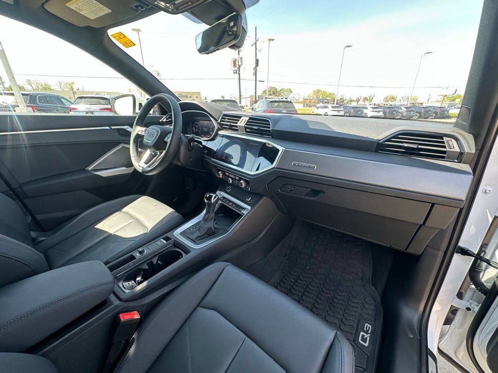Certified 2025 Audi Q3 2.0T Premium w/ Convenience Package image 31