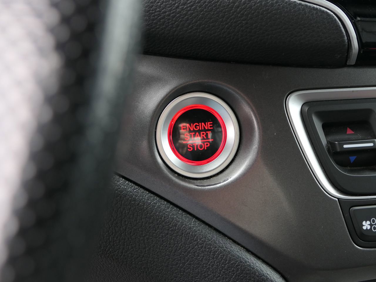 Used 2023 Honda Passport EX-L image 16