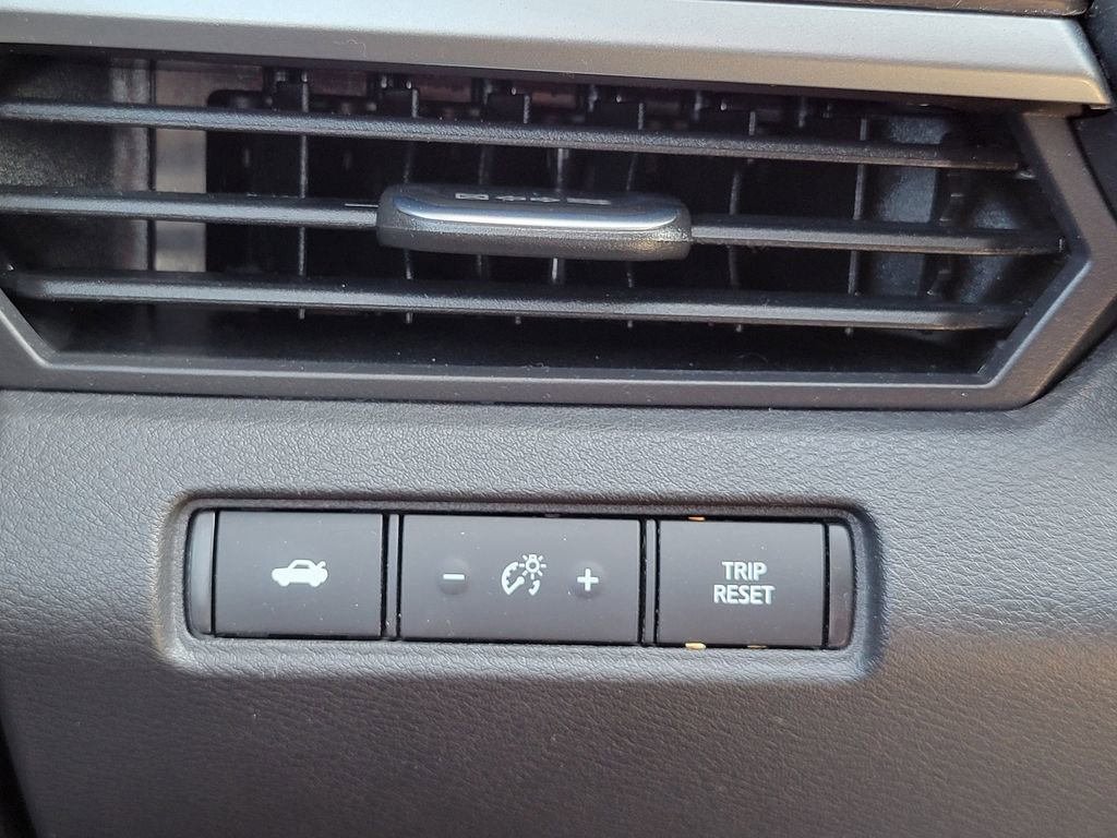 Used 2024 Nissan Altima 2.5 SV image 24