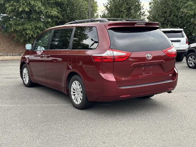 Used 2015 Toyota Sienna XLE Premium FWD image 4