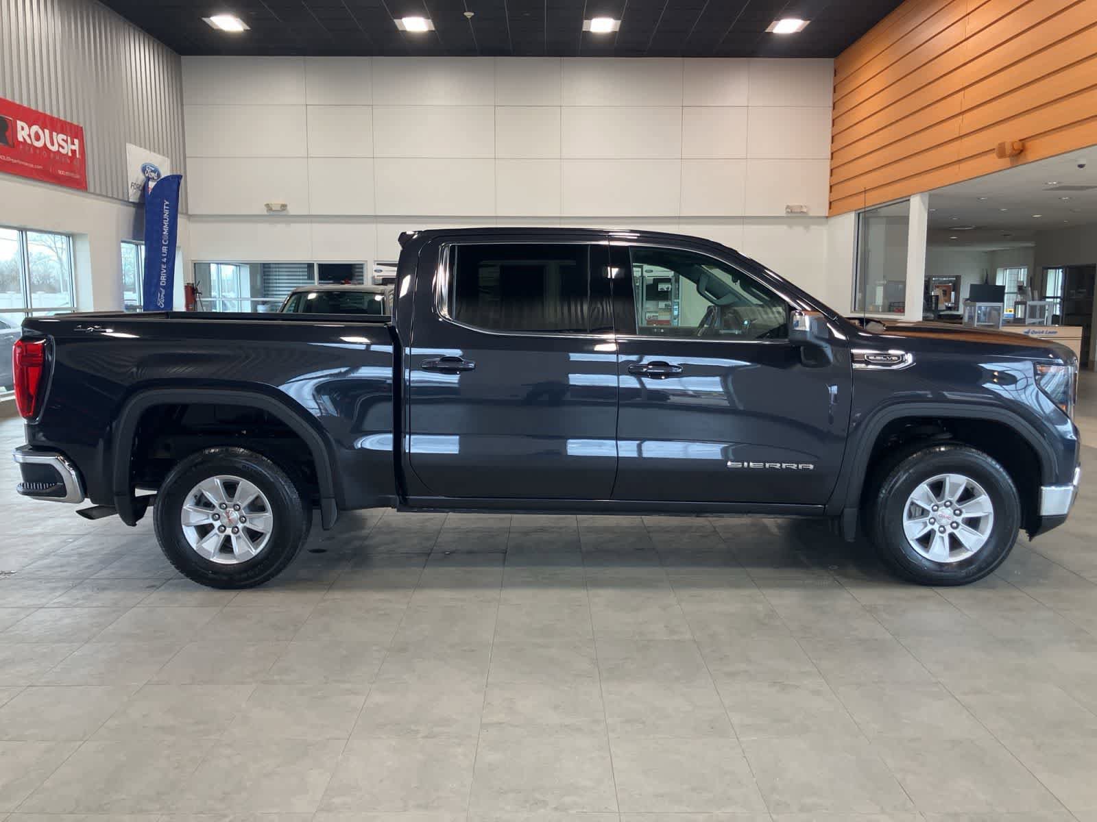 Used 2024 GMC Sierra 1500 SLE AWD/4WD image 4