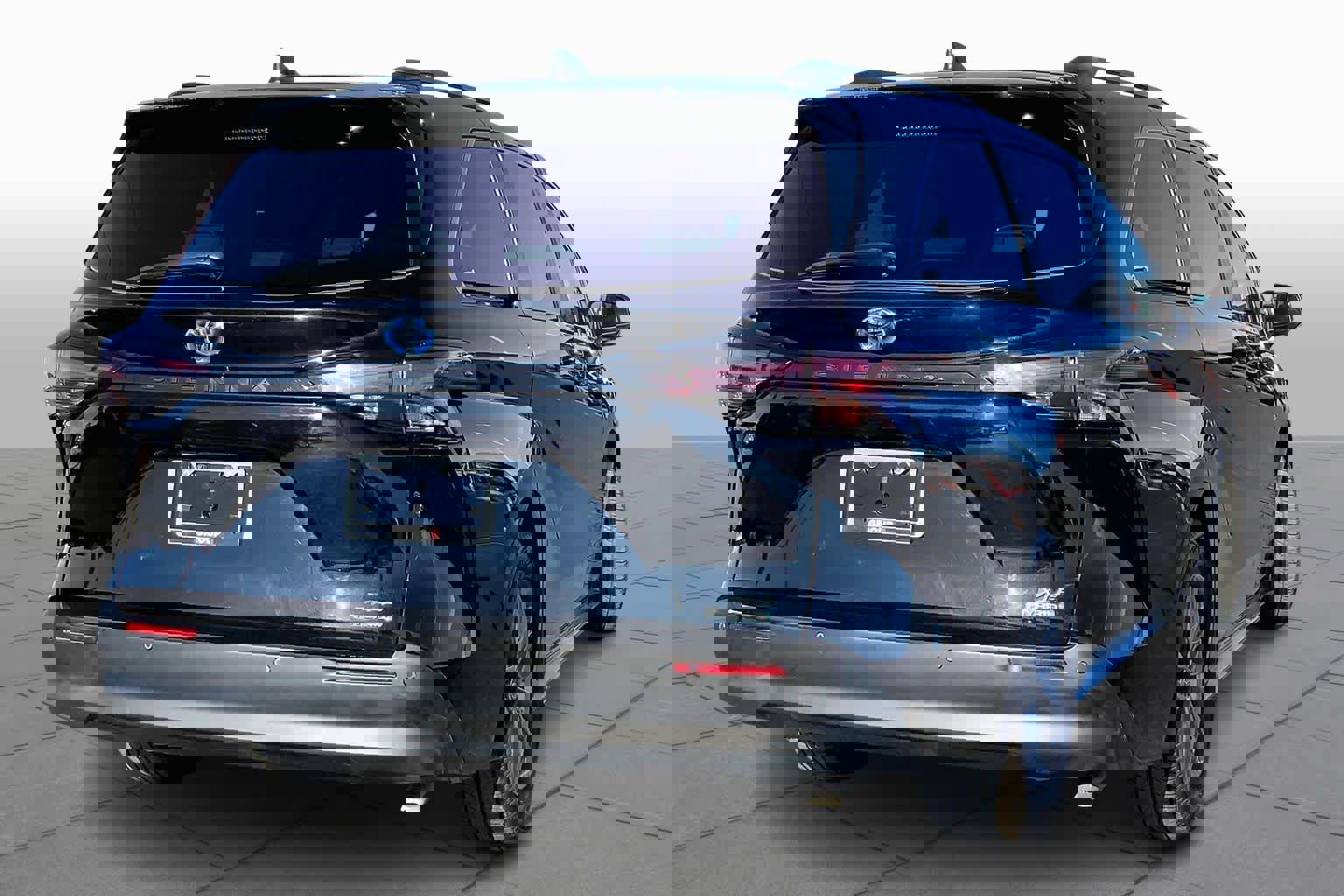 Used 2023 Toyota Sienna XLE image 12