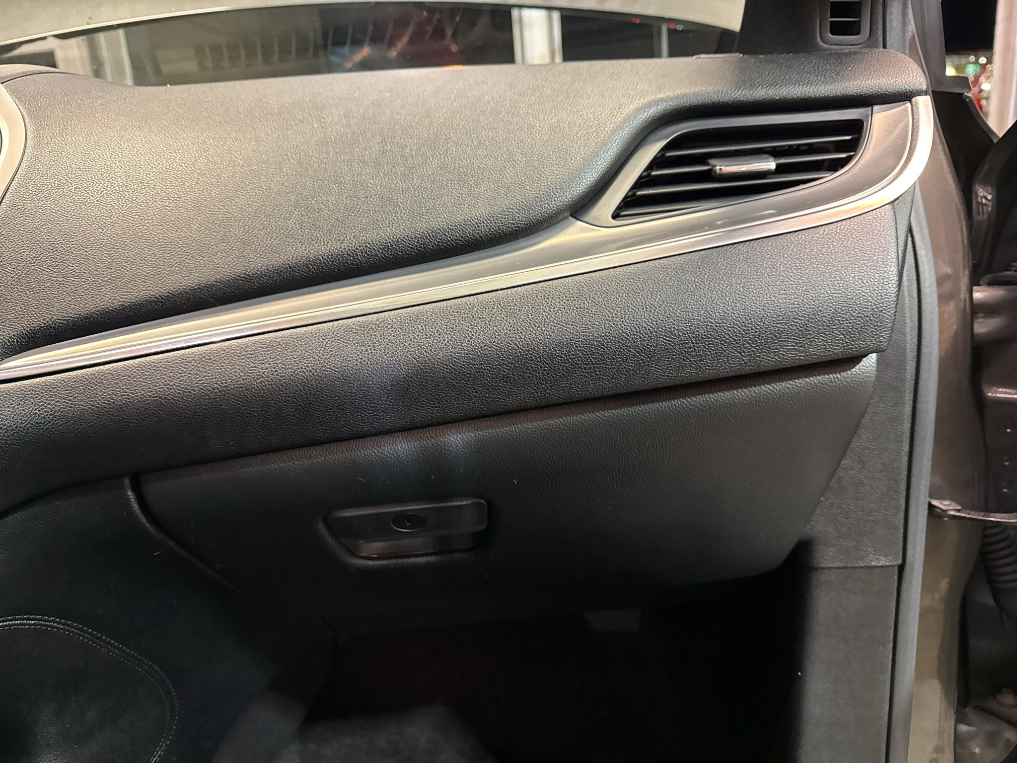 Used 2017 Lincoln MKC Premiere AWD/4WD image 24