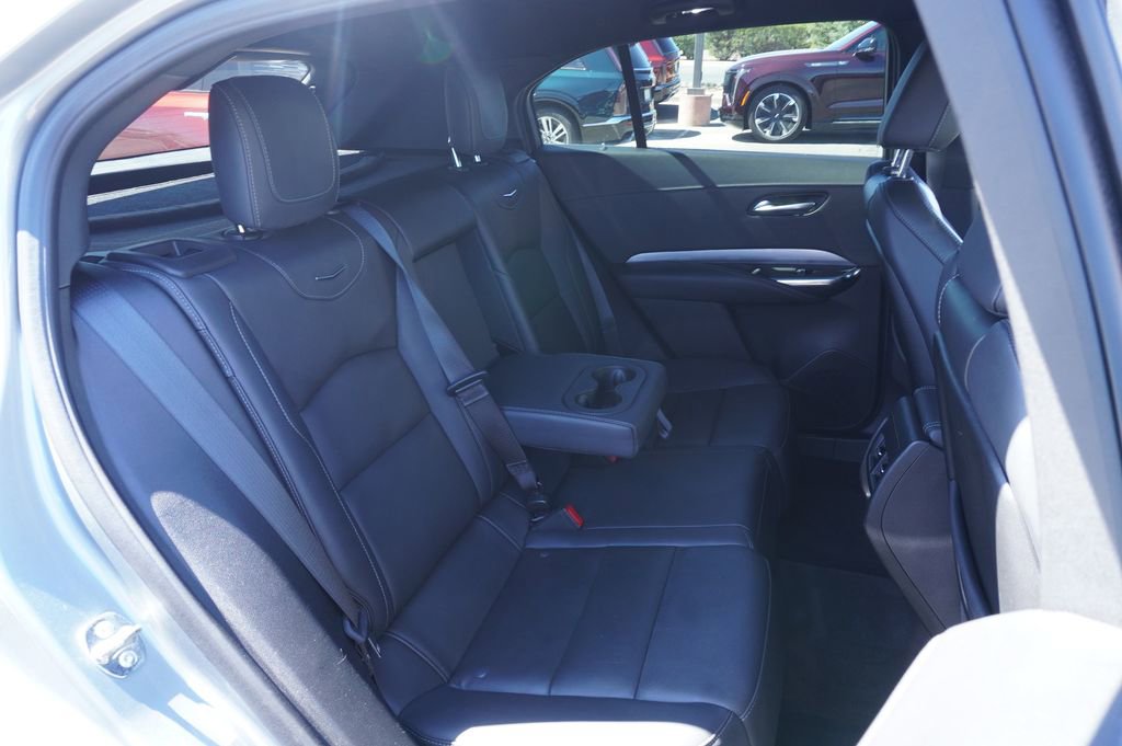 Certified 2025 Cadillac XT4 Premium Luxury image 9