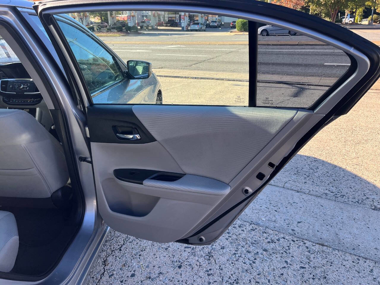 Used 2016 Honda Accord LX image 14