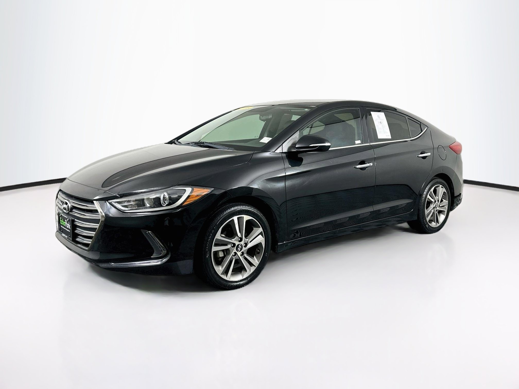 Used 2017 Hyundai Elantra Limited FWD image 3