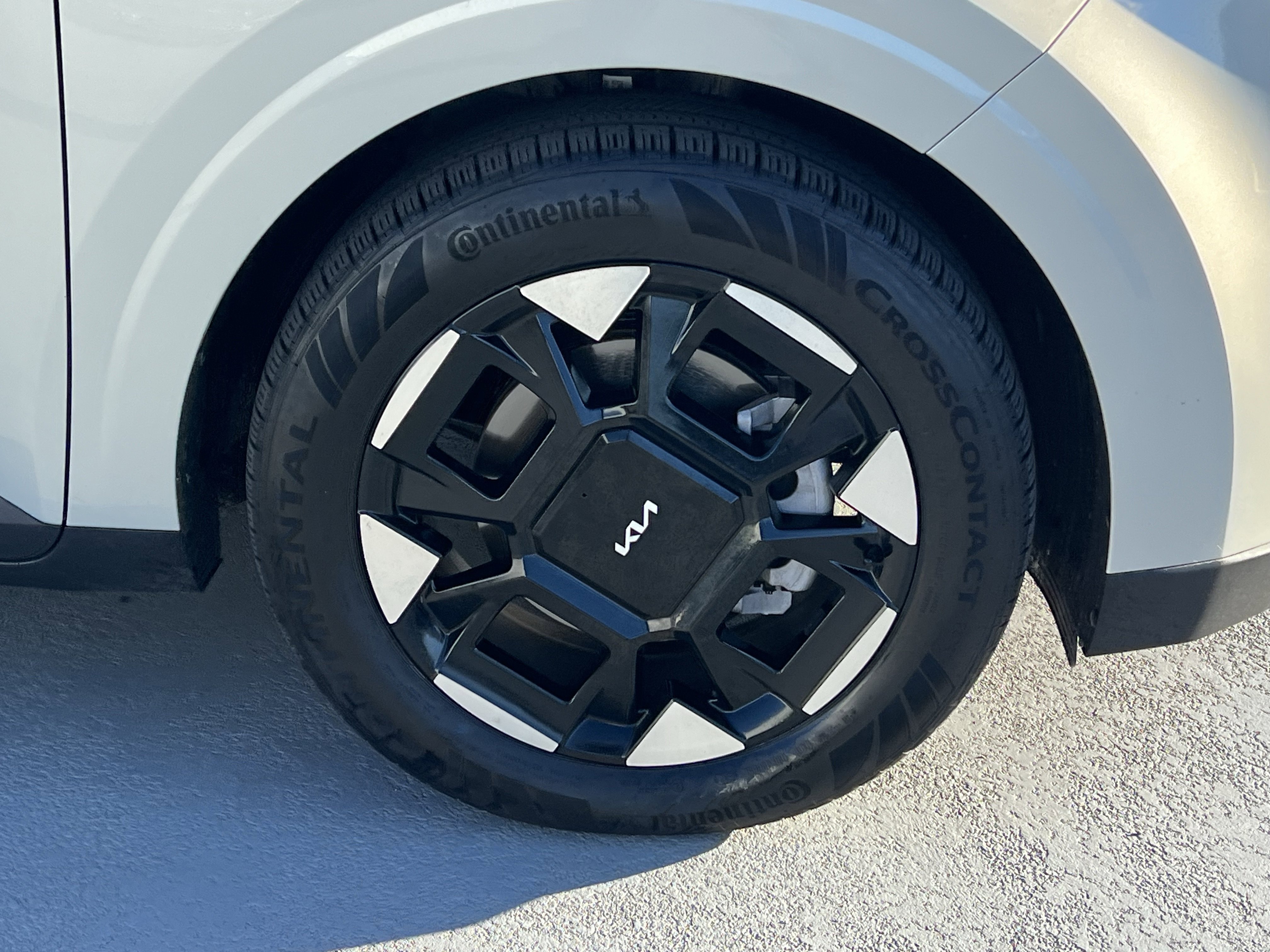 Certified 2025 Kia Carnival EX image 11