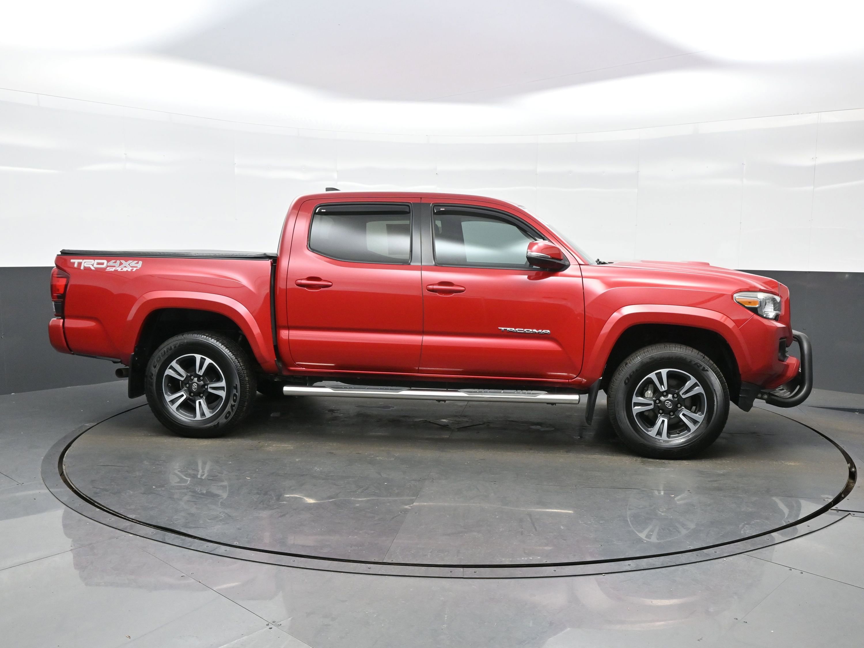 Used 2019 Toyota Tacoma TRD Sport image 7