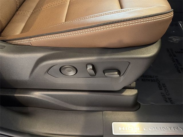 New 2026 Chevrolet Suburban High Country image 22