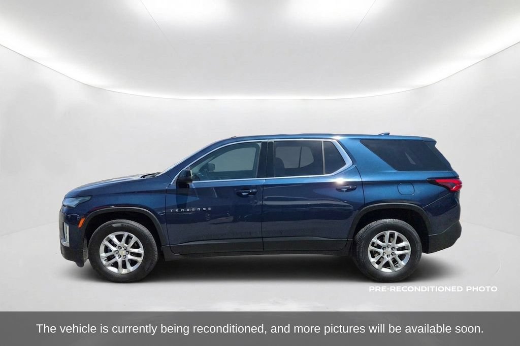 Used 2022 Chevrolet Traverse LS FWD image 9