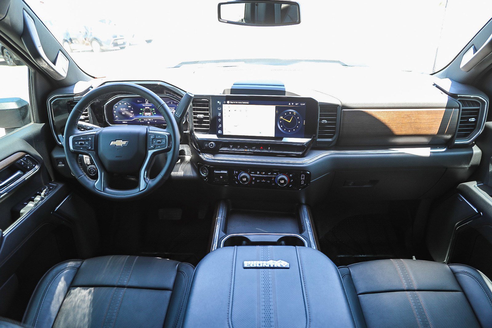 Used 2024 Chevrolet Silverado 3500 High Country image 8