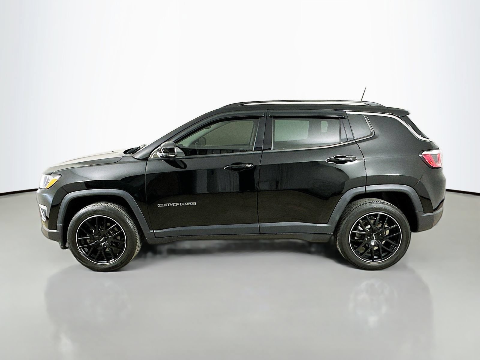 Used 2019 Jeep Compass Limited w/ Safety & Security Group AWD/4WD image 8