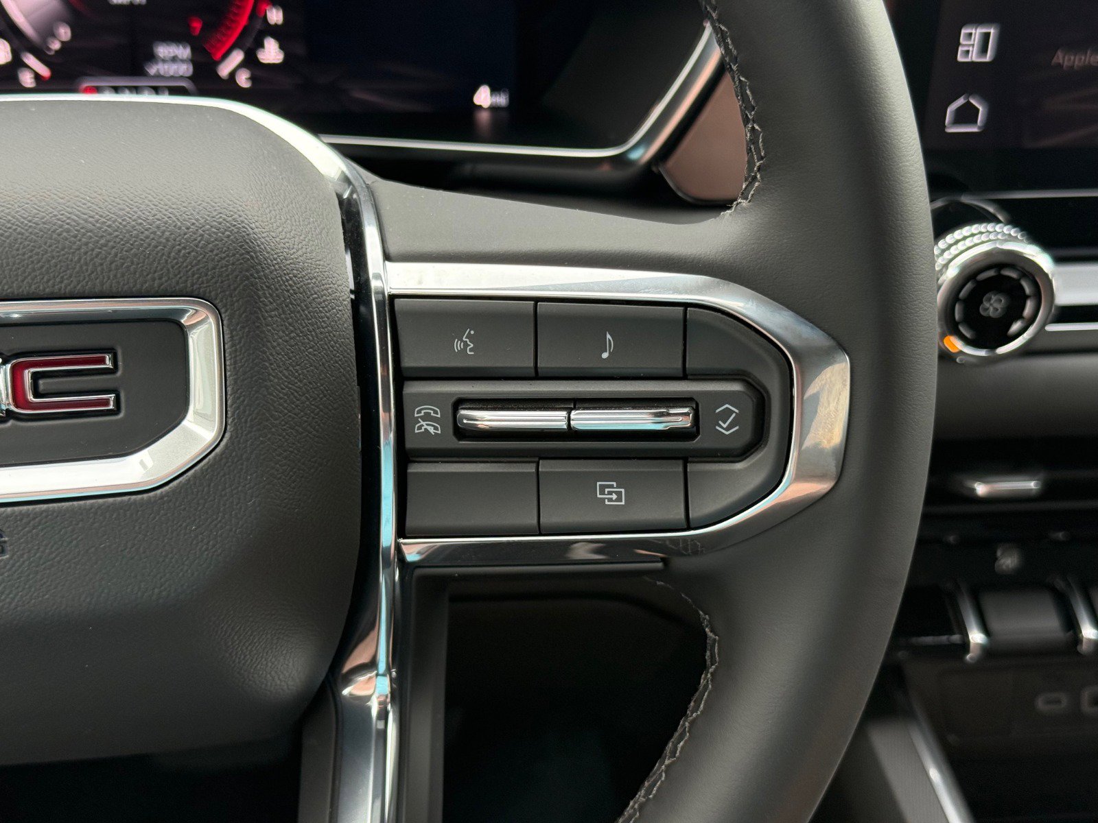 New 2026 GMC Canyon Elevation image 18