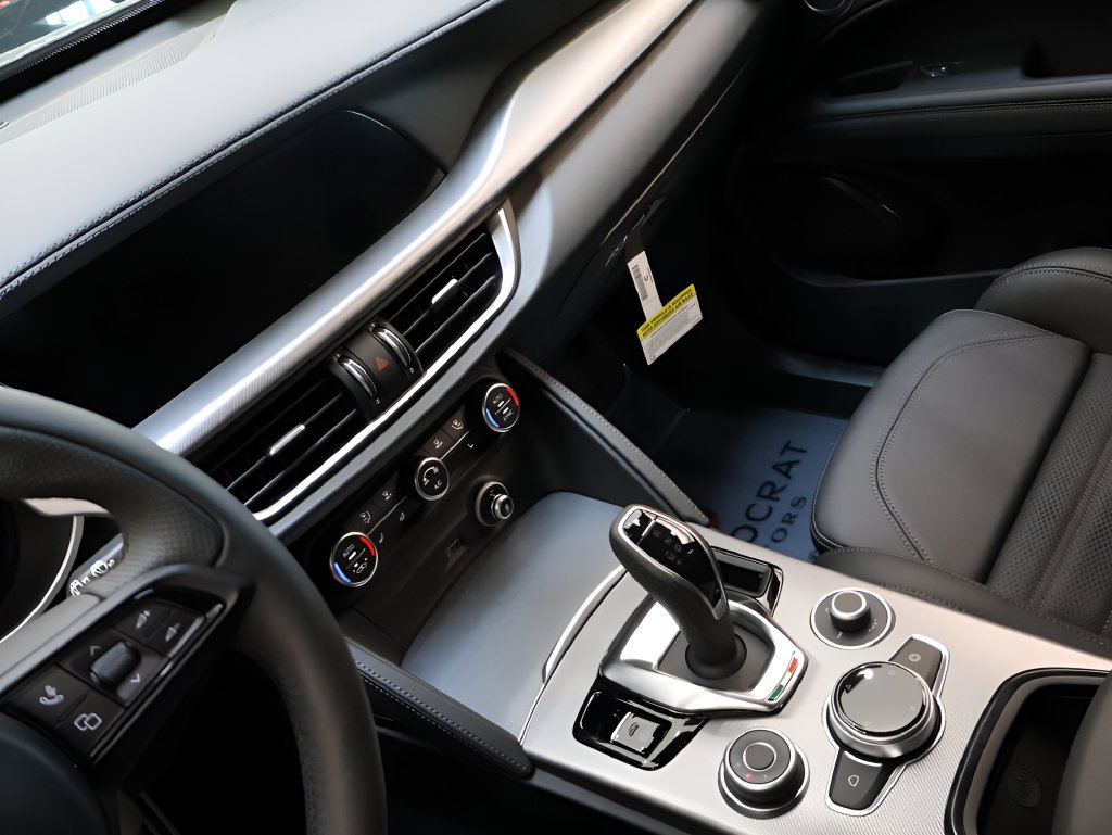 New 2026 Alfa Romeo Stelvio Sprint AWD/4WD image 22
