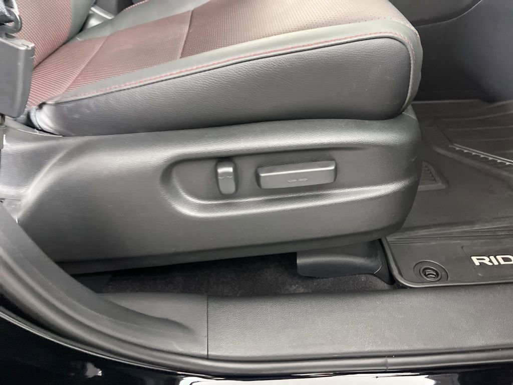 Certified 2025 Honda Ridgeline Black Edition image 6