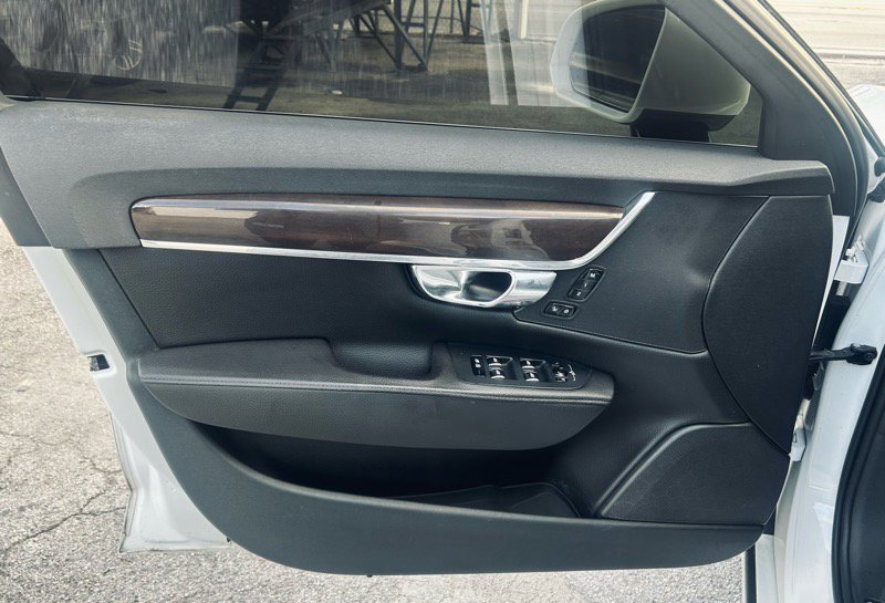 Used 2019 Volvo S90 T5 Momentum image 11