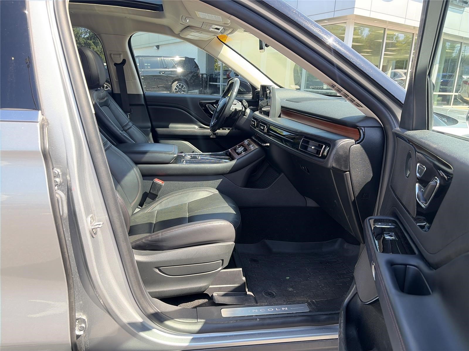Used 2020 Lincoln Aviator Reserve w/ Equipment Group 201A AWD/4WD image 15