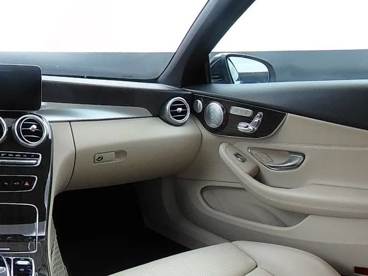 Used 2019 Mercedes-Benz C 300 4MATIC Cabriolet image 10