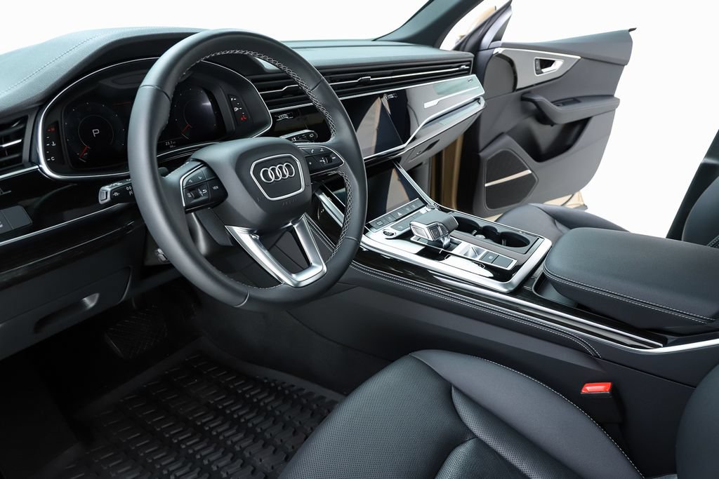 Used 2025 Audi Q8 Premium Plus AWD/4WD image 46