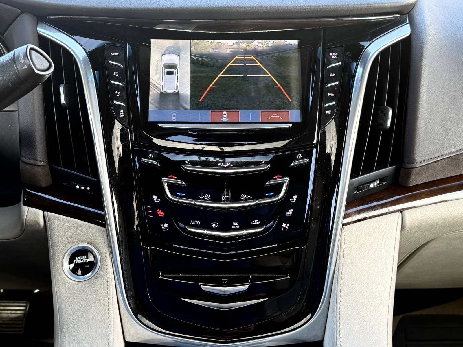 Used 2017 Cadillac Escalade Premium Luxury image 30