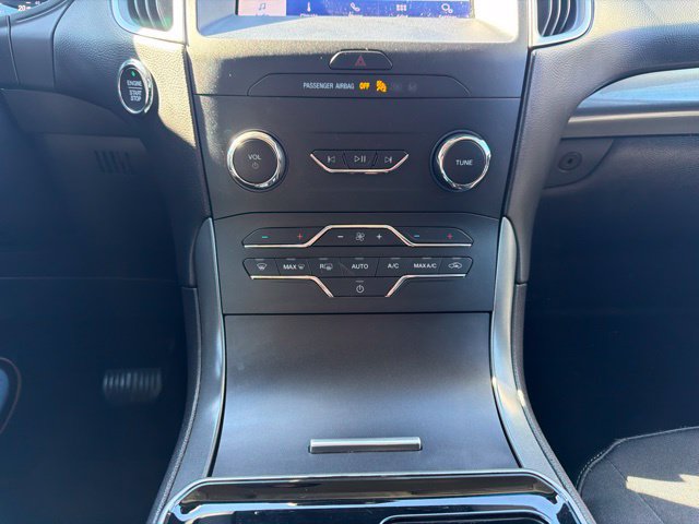 Certified 2020 Ford Edge SE FWD image 16