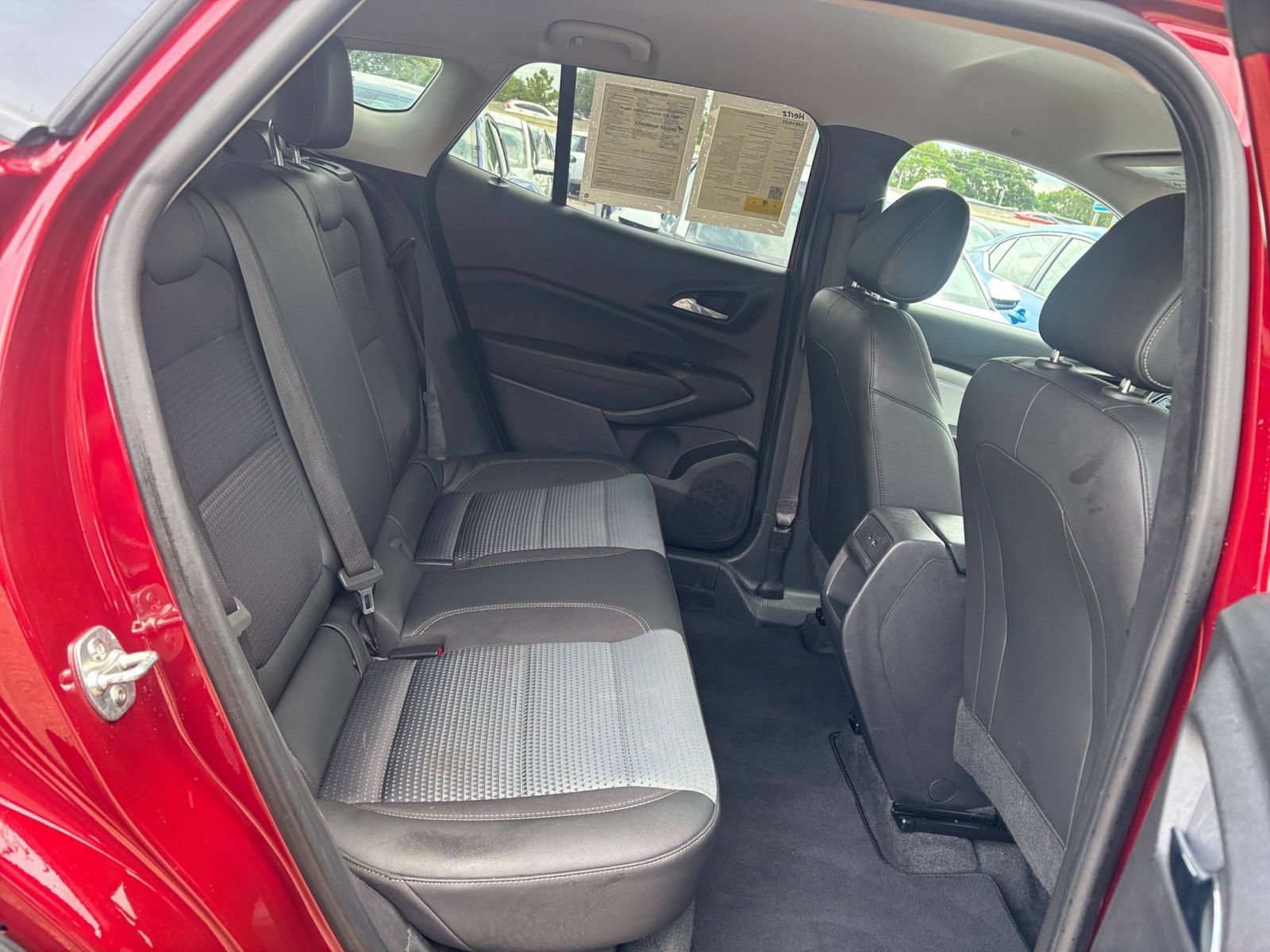 Used 2025 Chevrolet Trax LT FWD image 24