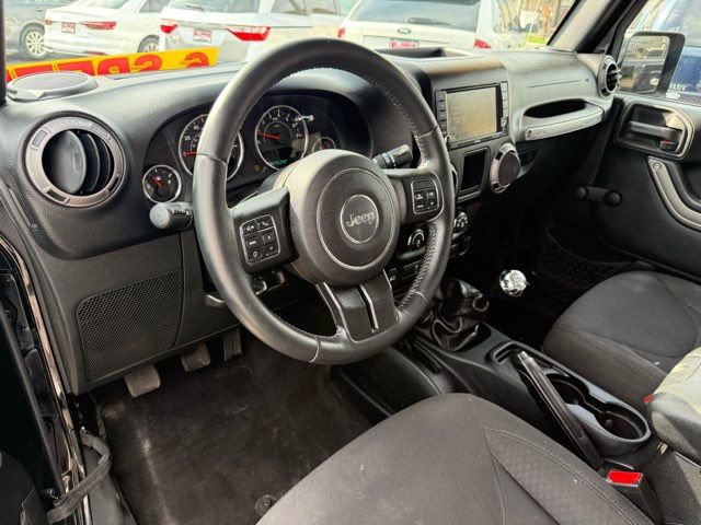 Used 2015 Jeep Wrangler Unlimited Sport w/ Connectivity Group AWD/4WD image 7