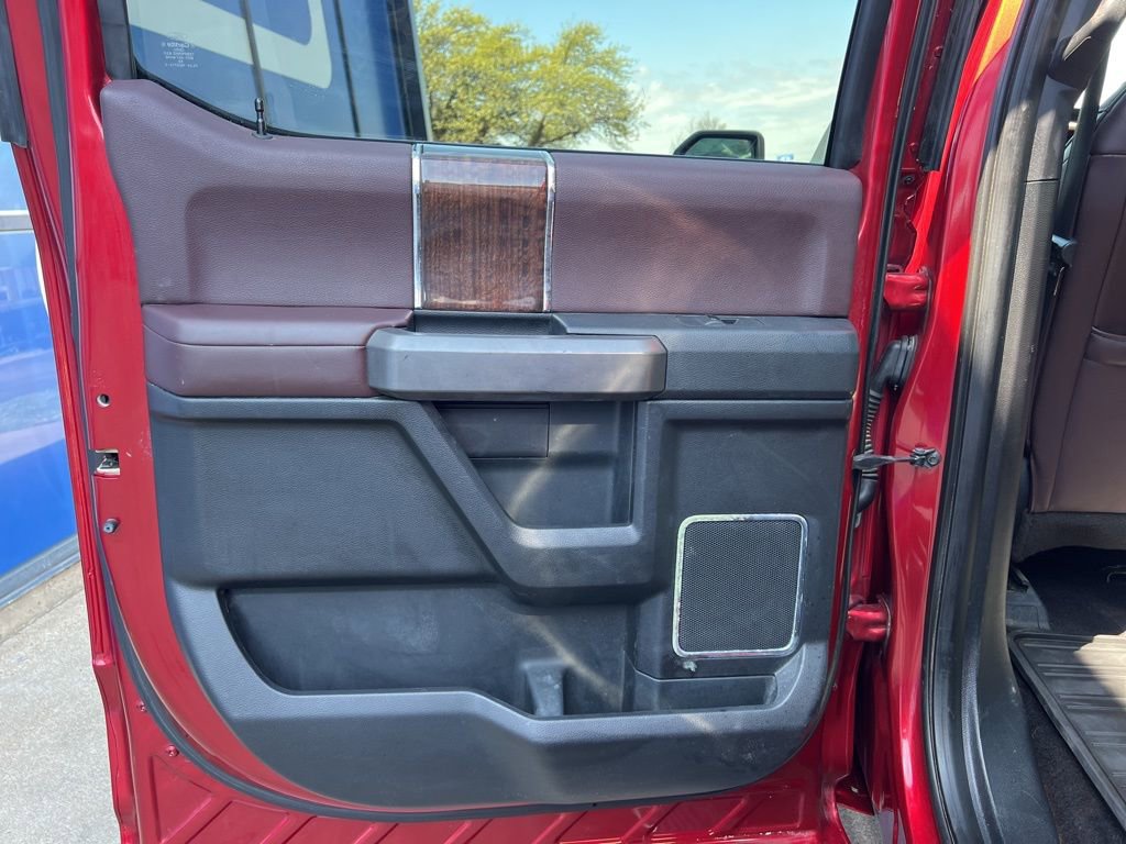 Used 2015 Ford F150 Platinum w/ Equipment Group 701A Luxury image 22