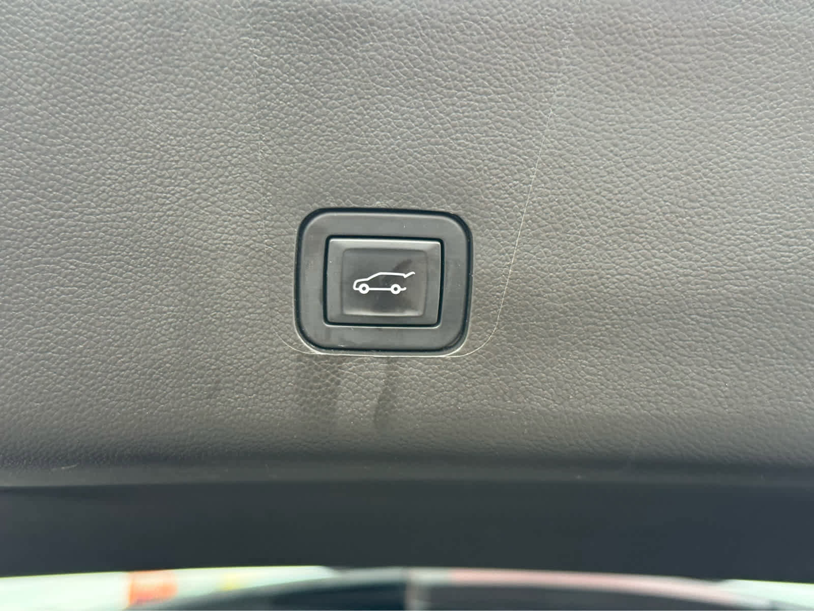 Used 2020 Chevrolet Traverse RS image 24