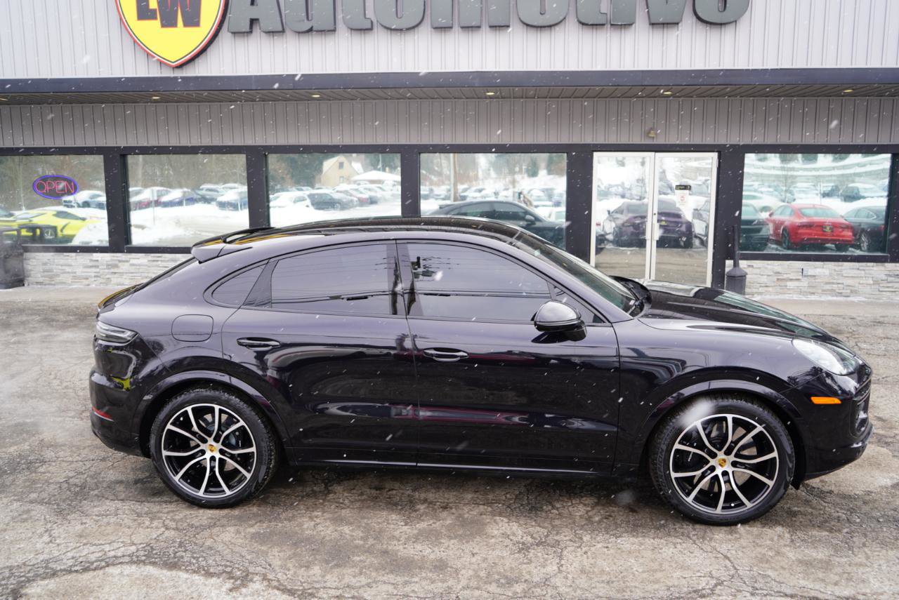 Used 2021 Porsche Cayenne Turbo image 4