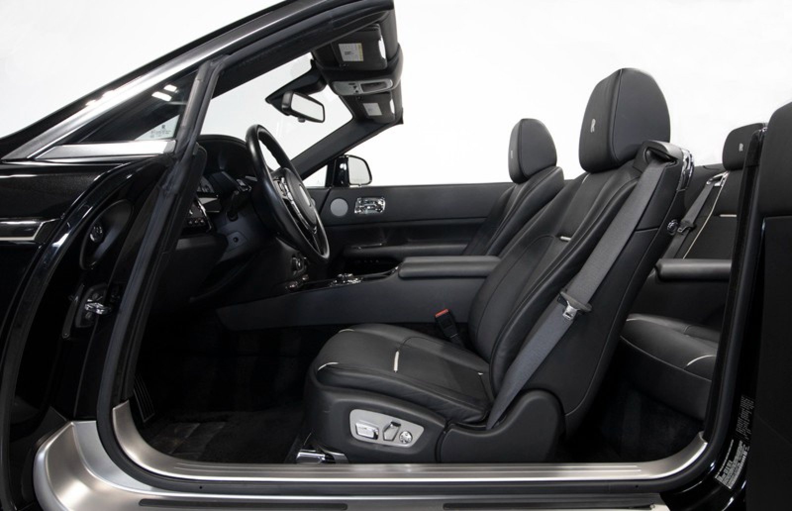 Used 2018 Rolls-Royce Dawn image 21