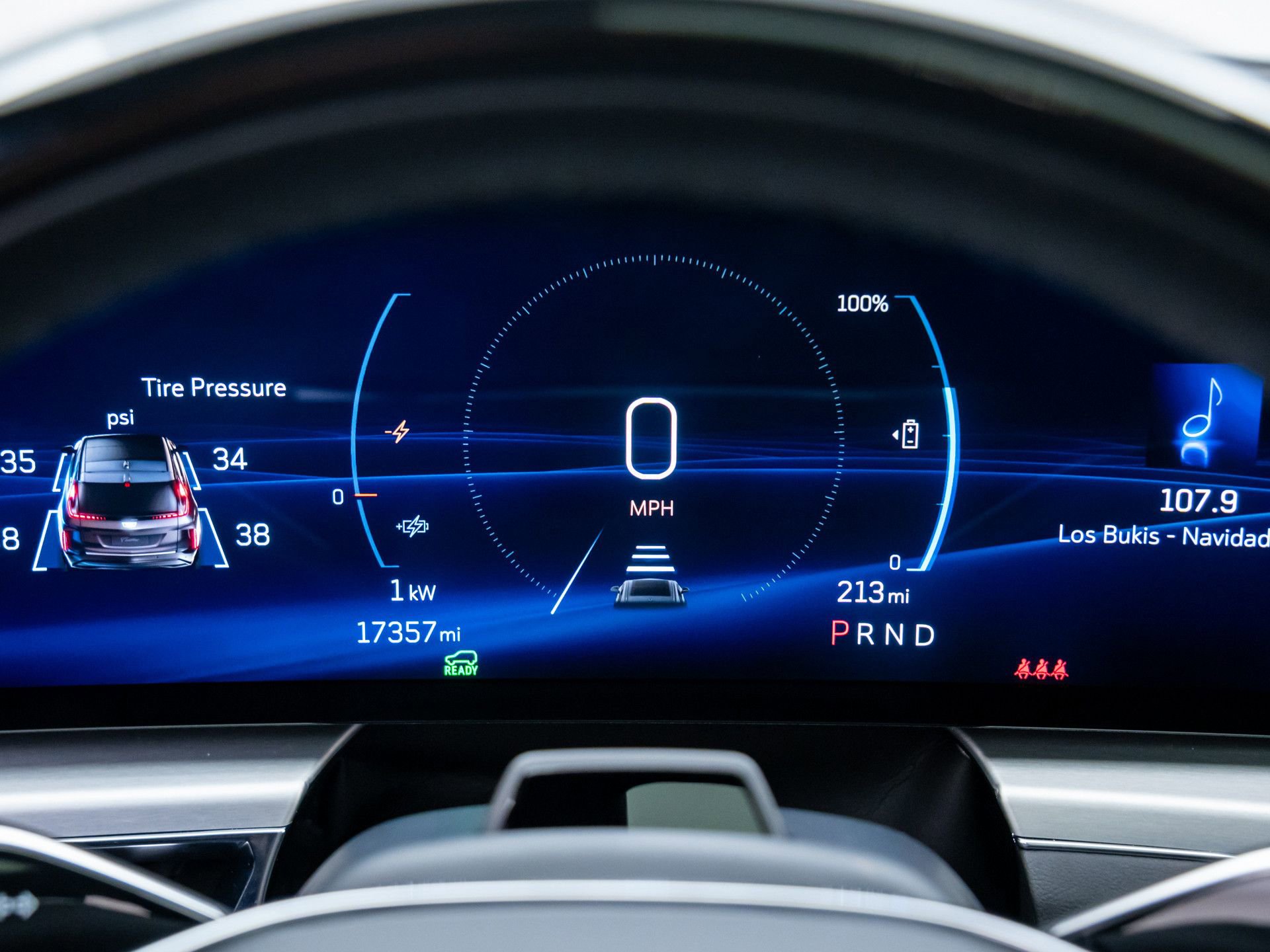 Certified 2025 Cadillac Lyriq Luxury w/ LPO, Floor Liner Package image 27