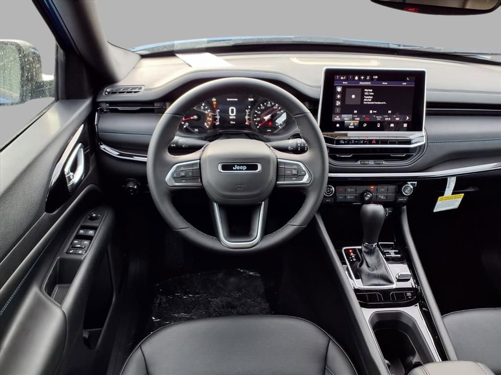 New 2026 Jeep Compass Latitude image 4