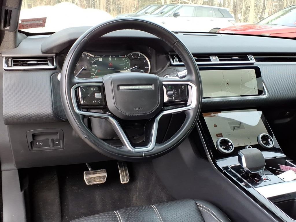 Certified 2022 Land Rover Range Rover Velar R-Dynamic S image 18