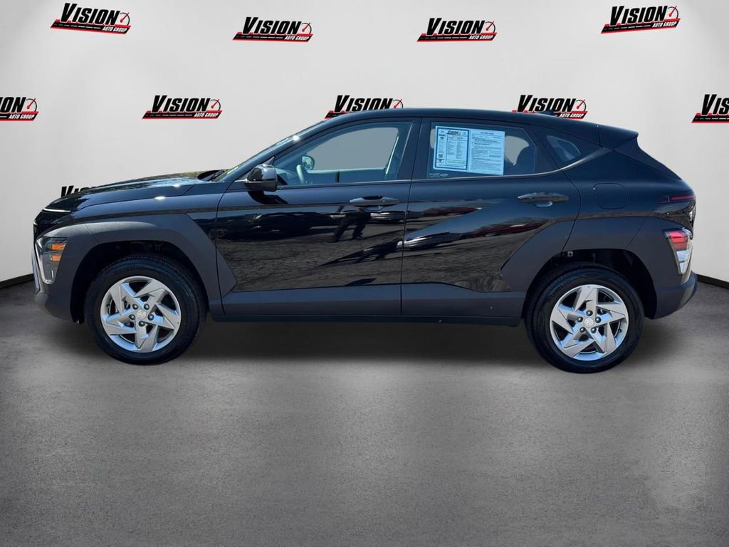 Certified 2025 Hyundai Kona SE image 8