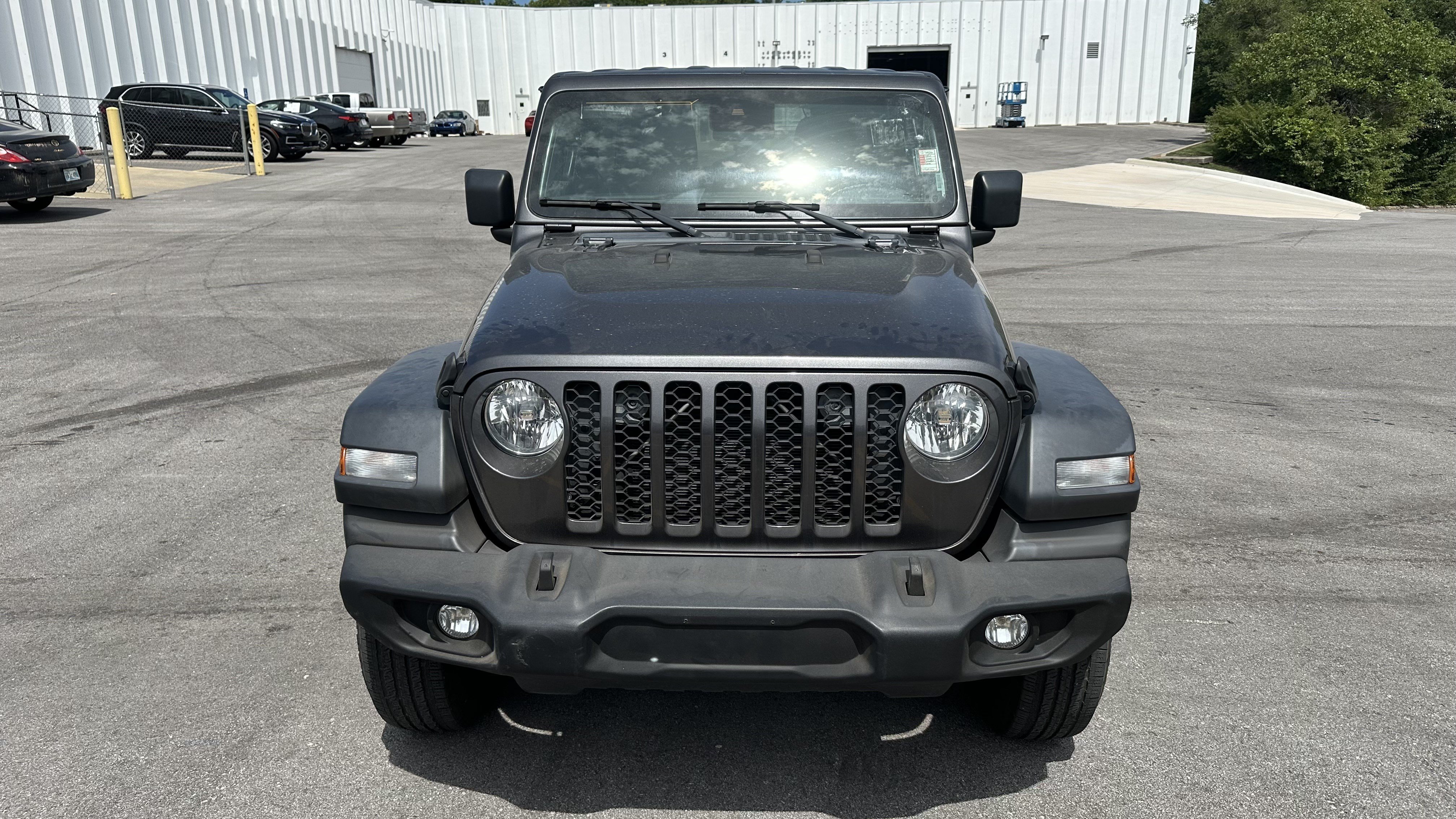 Used 2024 Jeep Wrangler Unlimited Sport AWD/4WD image 3