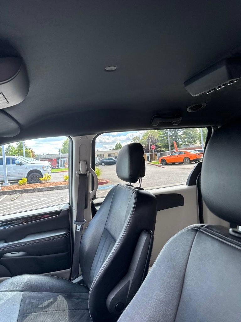 Certified 2019 Dodge Grand Caravan SXT FWD image 6
