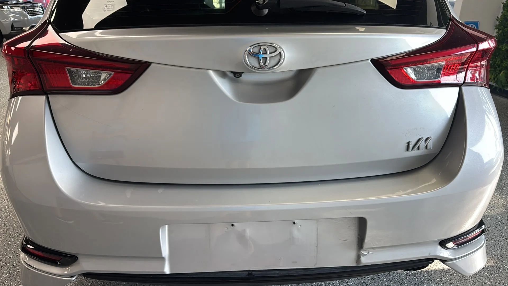 Used 2018 Toyota Corolla iM FWD image 34