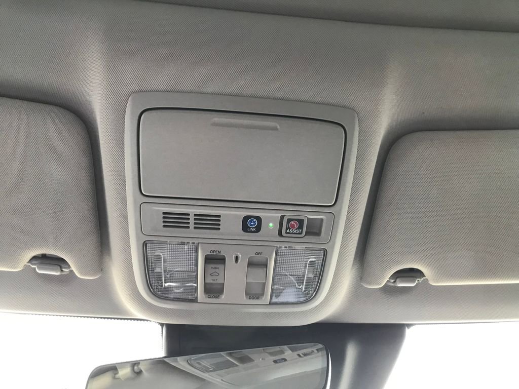 Used 2018 Honda Accord Touring image 23