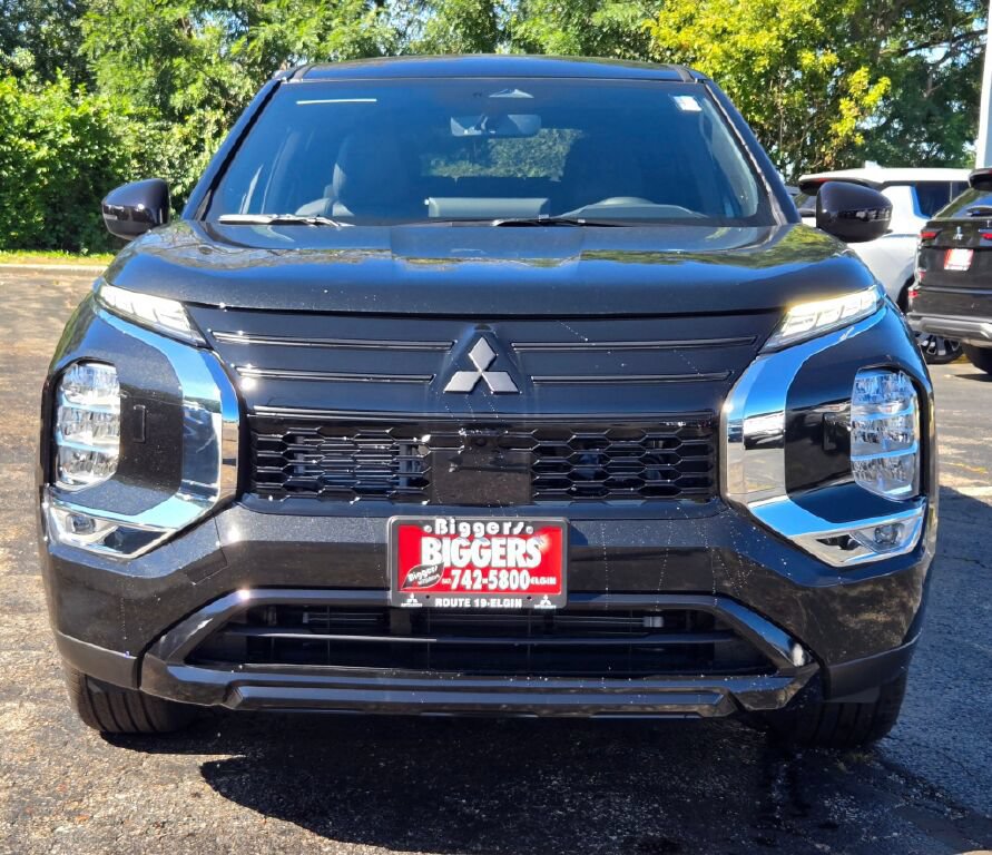 New 2026 Mitsubishi Outlander LE AWD/4WD image 2
