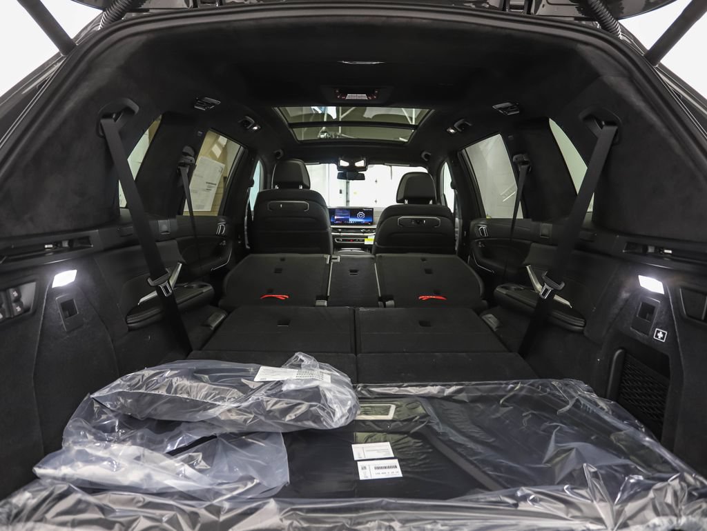Used 2027 BMW X7 xDrive40i w/ M Sport Package AWD/4WD image 29