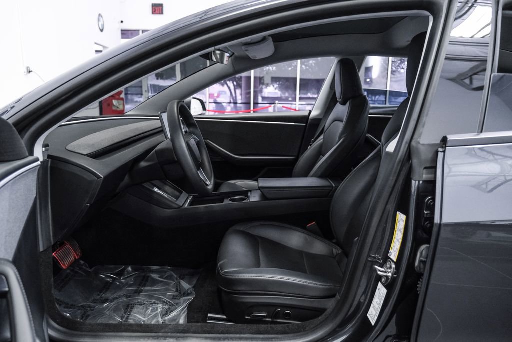 Used 2024 Tesla Model 3 Standard Range RWD image 4
