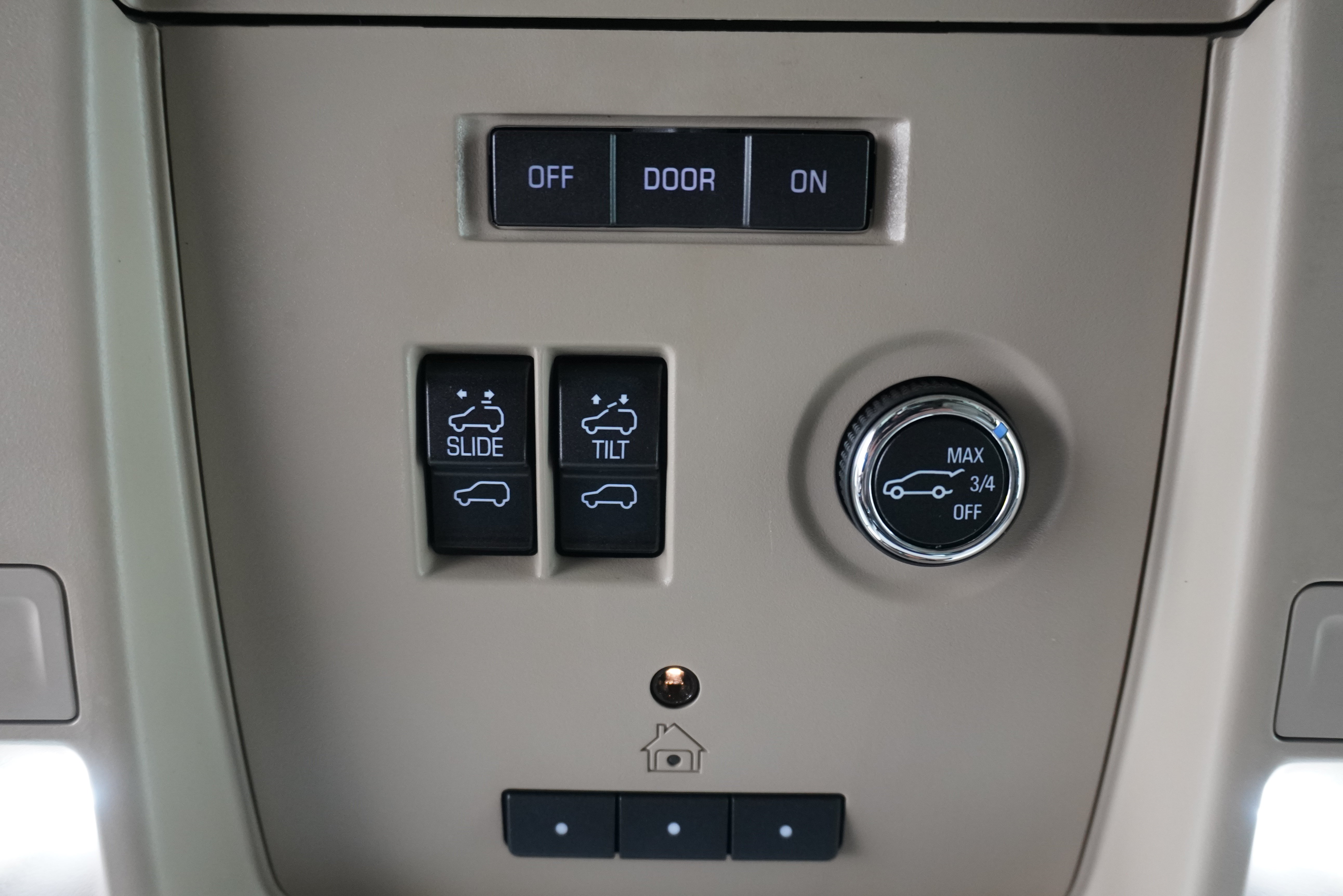 Used 2016 Chevrolet Tahoe LTZ RWD image 27