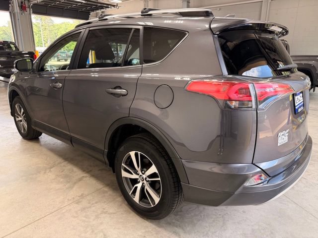 Used 2017 Toyota RAV4 XLE AWD/4WD image 6