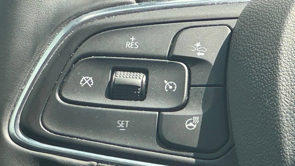 Used 2024 Buick Envista Sport Touring w/ Convenience I Package FWD image 15
