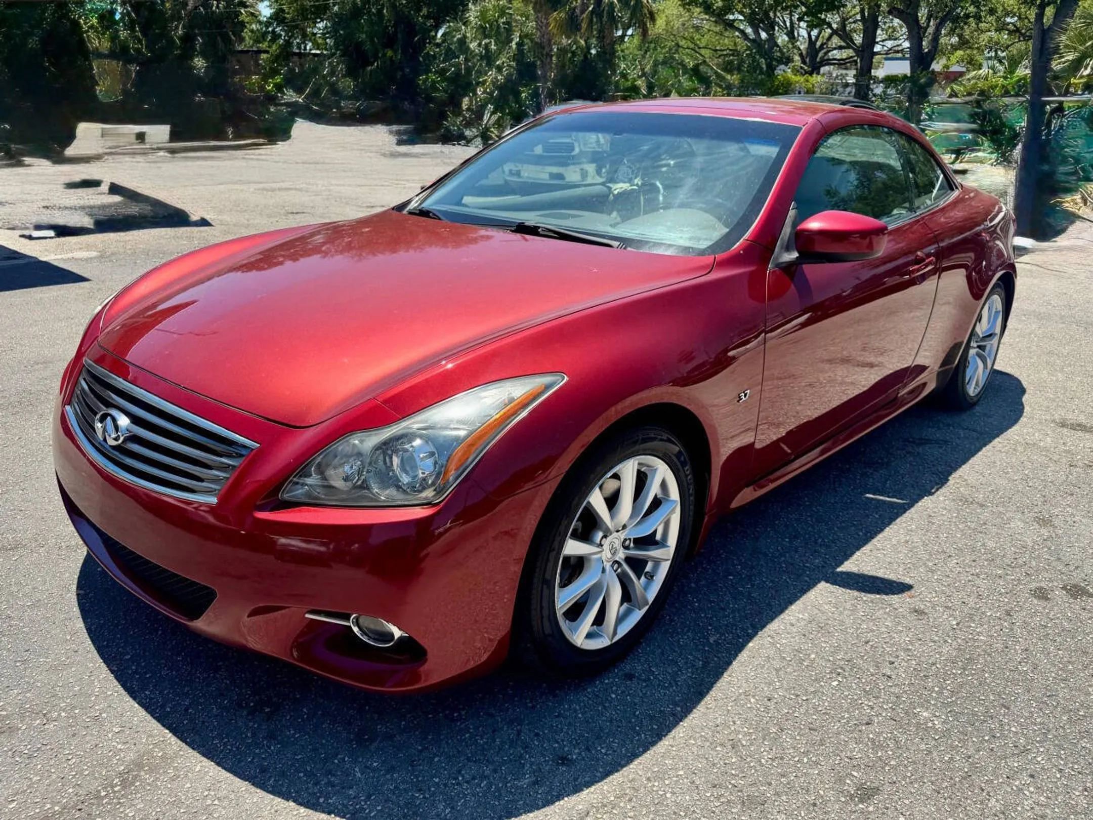 Used 2014 INFINITI Q60 Convertible w/ Premium Package RWD image 11
